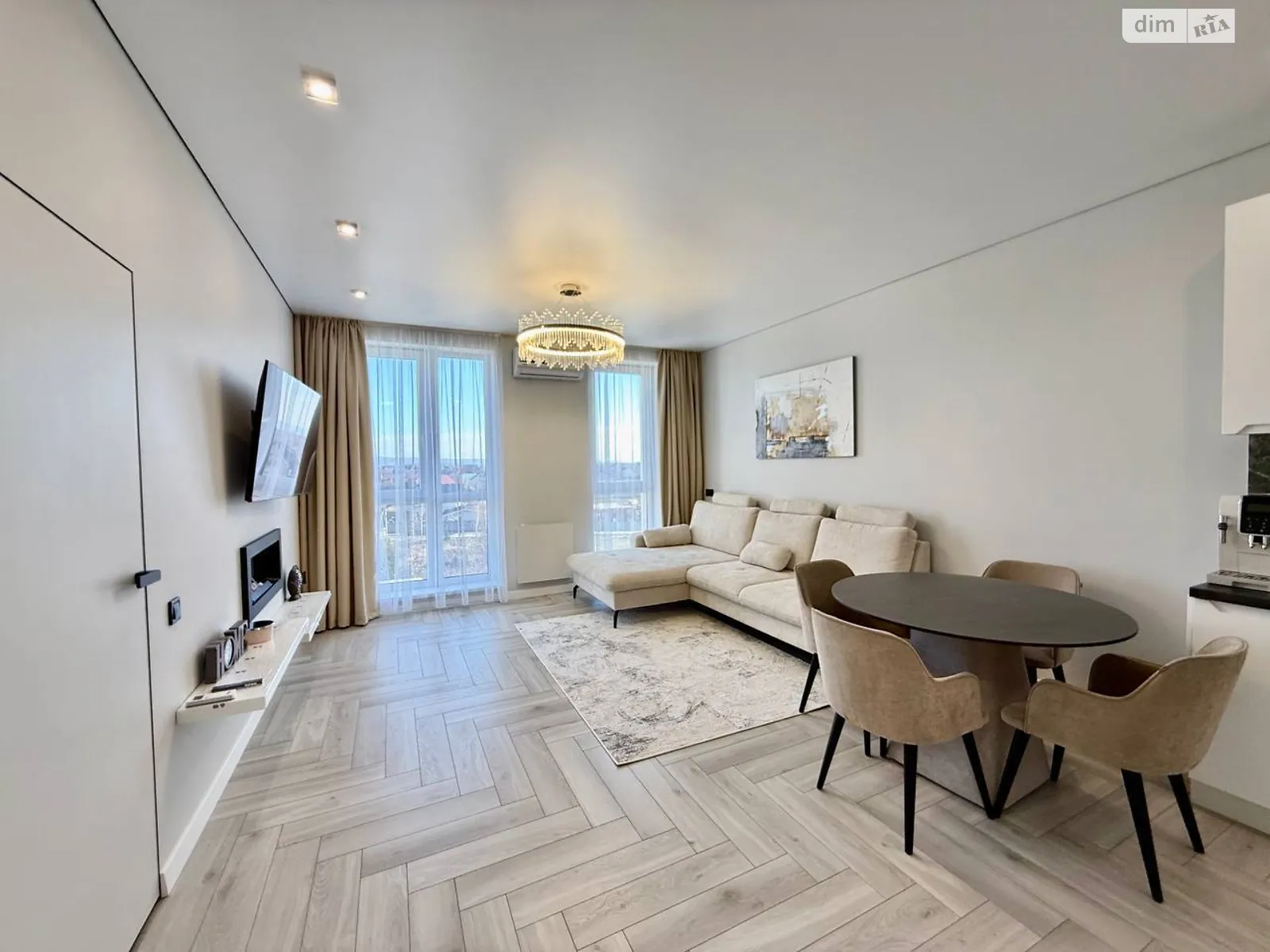 Продается 2-комнатная квартира 46 кв. м в Минае, ул. Августина Волошина, 24 - фото 1