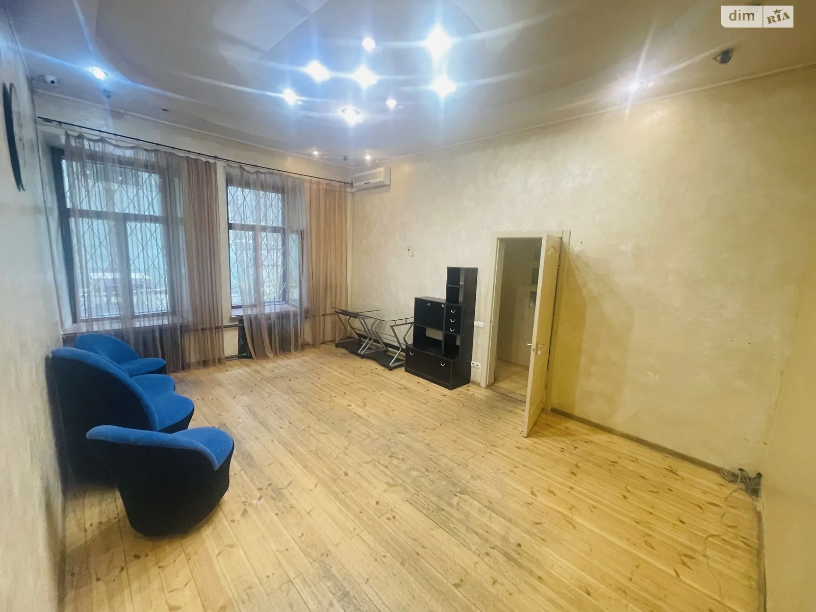 Продається офіс 85 кв. м в бізнес-центрі, цена: 190000 $ - фото 1