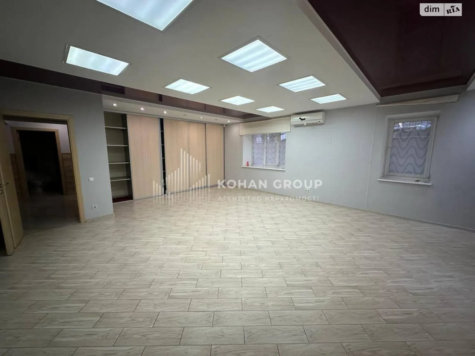 Продается офис 167 кв. м в бизнес-центре, цена: 105000 $ - фото 1