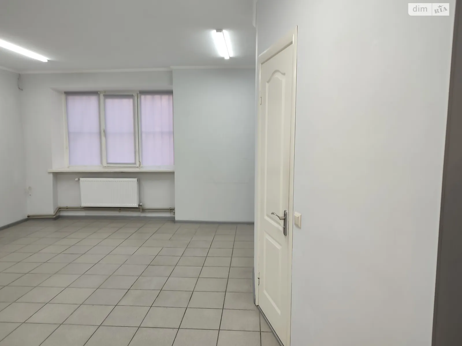 Сдается в аренду объект сферы услуг 48 кв. м в 5-этажном здании, цена: 39000 грн - фото 1