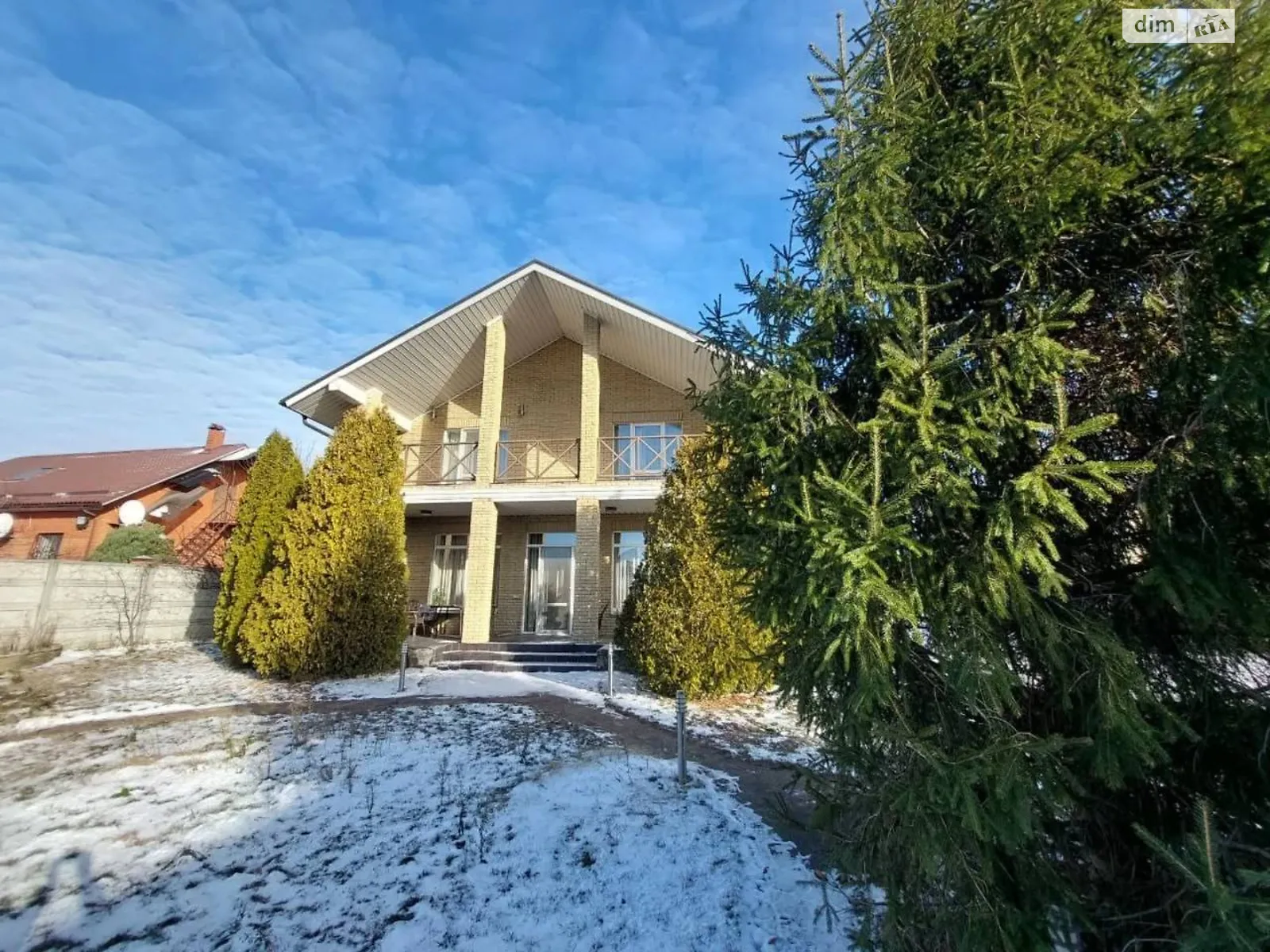 Продается дом на 2 этажа 247 кв. м с балконом, цена: 205000 $ - фото 1