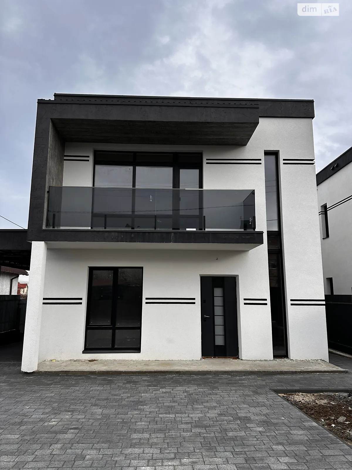 Продается дом на 2 этажа 120 кв. м с подвалом, цена: 150000 $ - фото 1