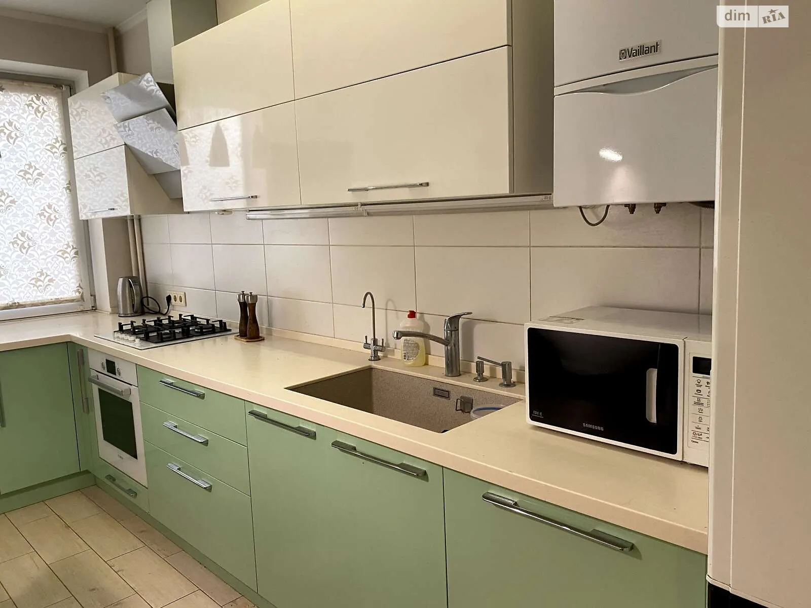 Продается 2-комнатная квартира 68.8 кв. м в Ирпене, ул. Киевская - фото 1