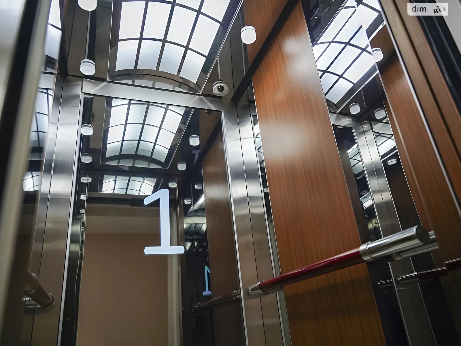 Продается 2-комнатная квартира 78 кв. м в Лиманке, ул. Спортивная - фото 1