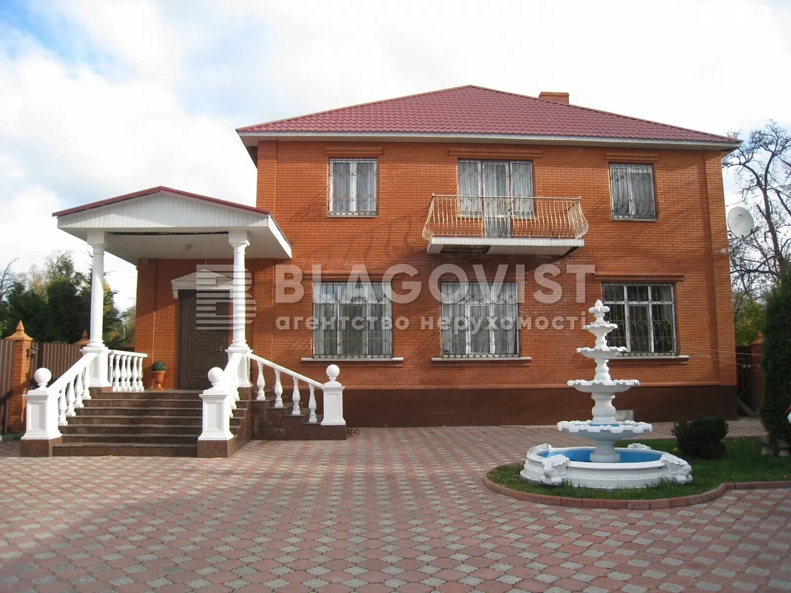 Продается дом на 2 этажа 315.1 кв. м с участком, цена: 500000 $ - фото 1