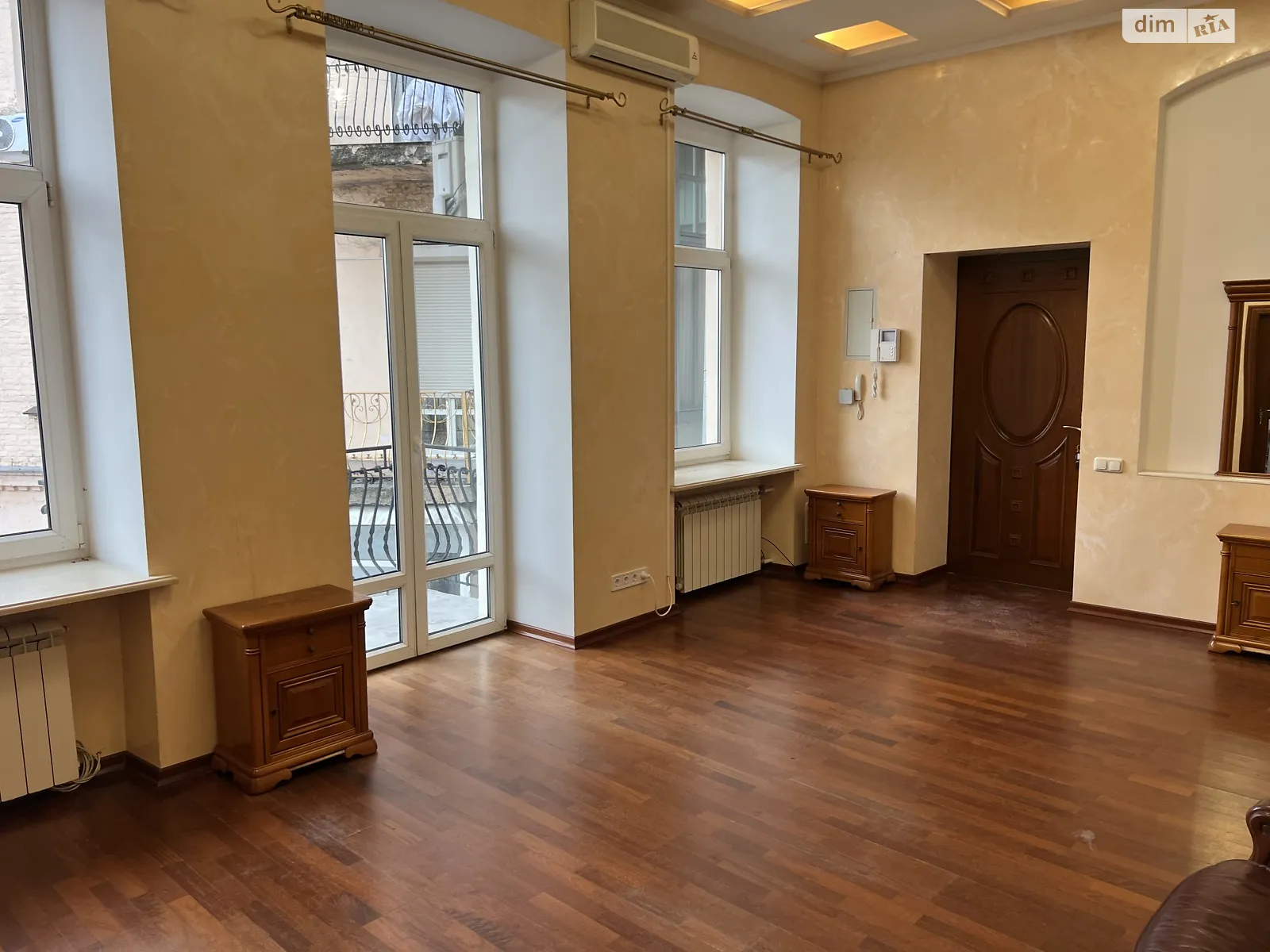 Здається в оренду офіс 71.2 кв. м в бізнес-центрі, цена: 600 $ - фото 1