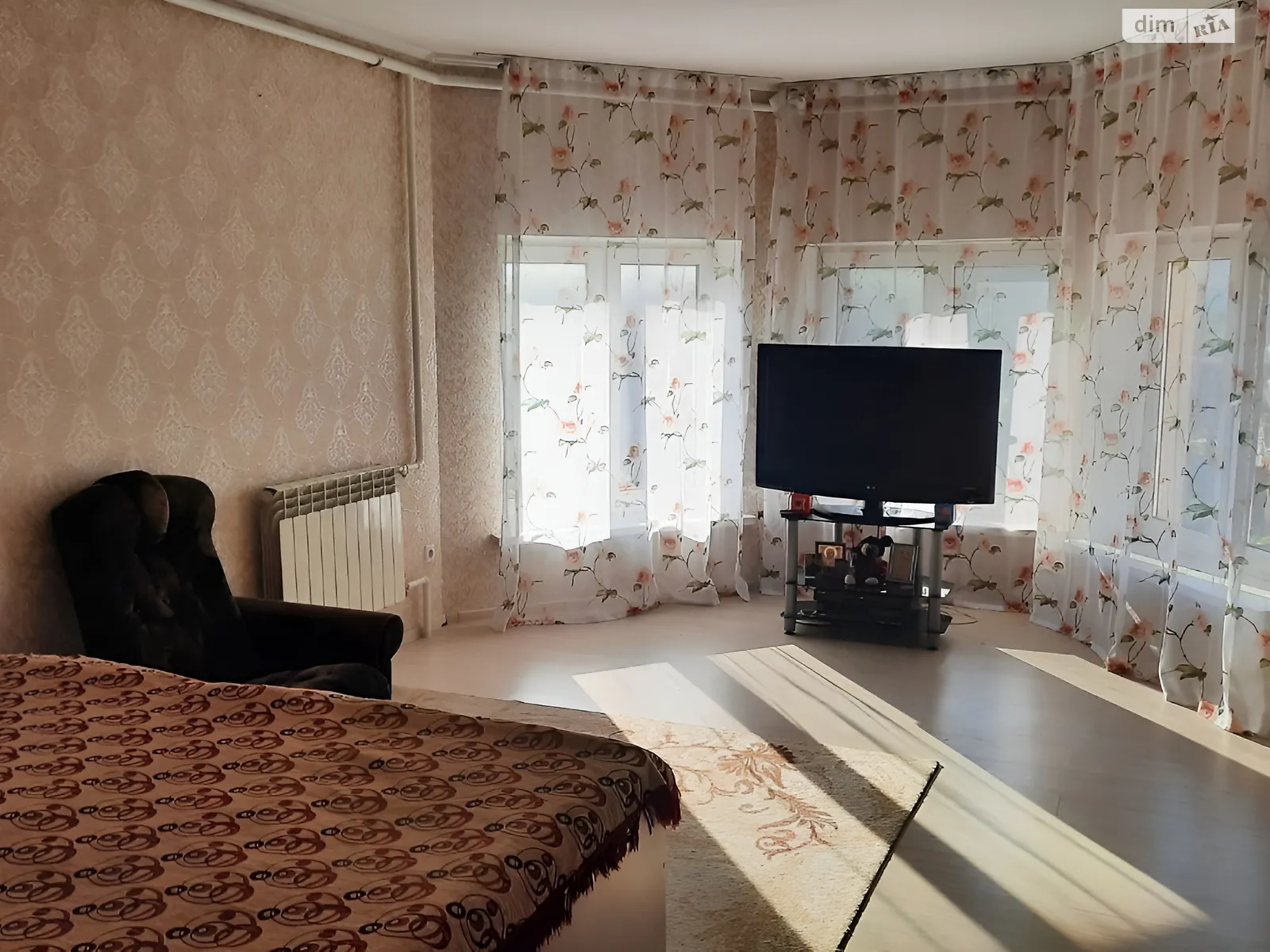 Продается дом на 2 этажа 253.6 кв. м с бассейном, цена: 92000 $ - фото 1