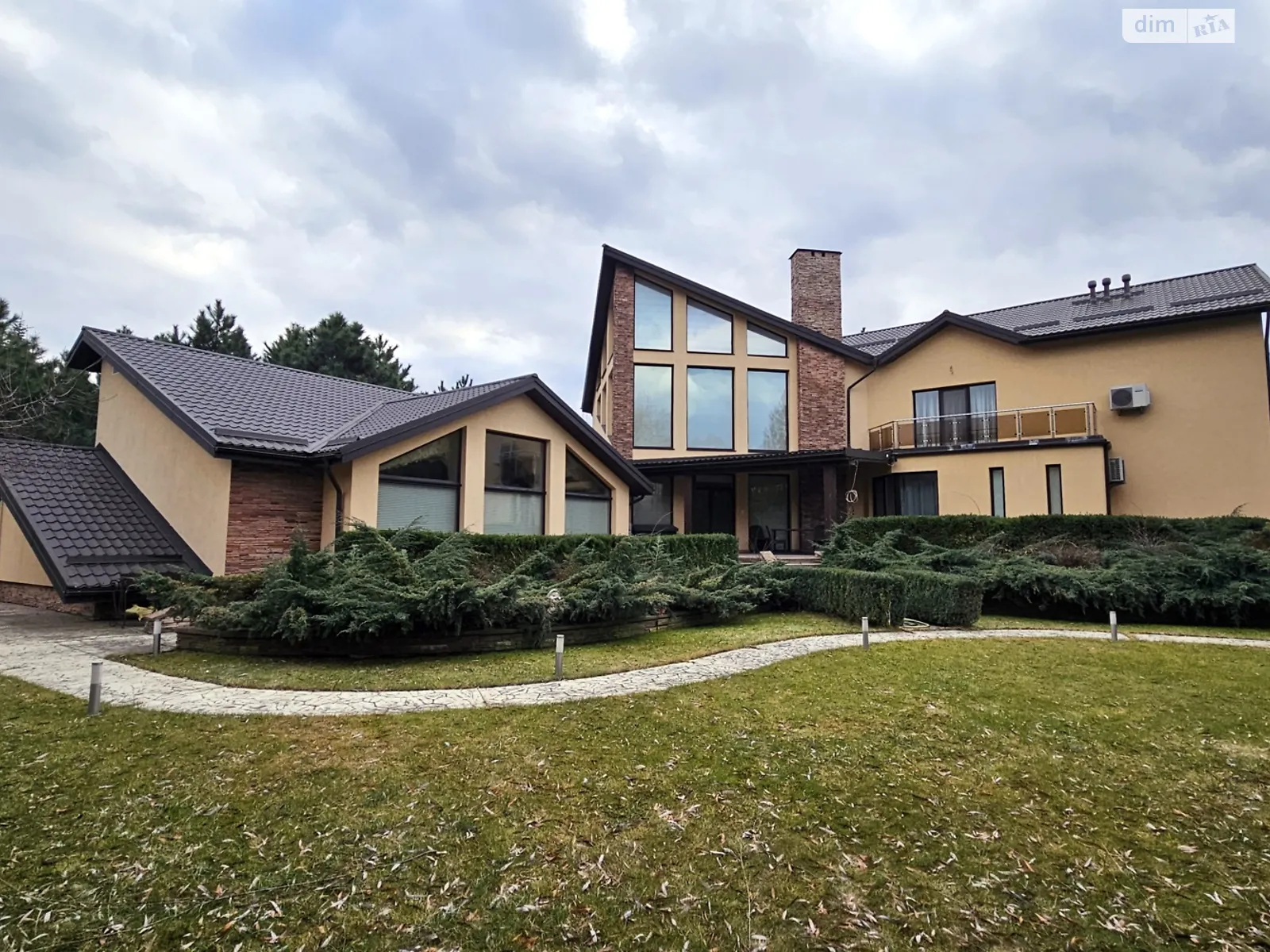Продається будинок 2 поверховий 554 кв. м з каміном, цена: 1400000 $ - фото 1