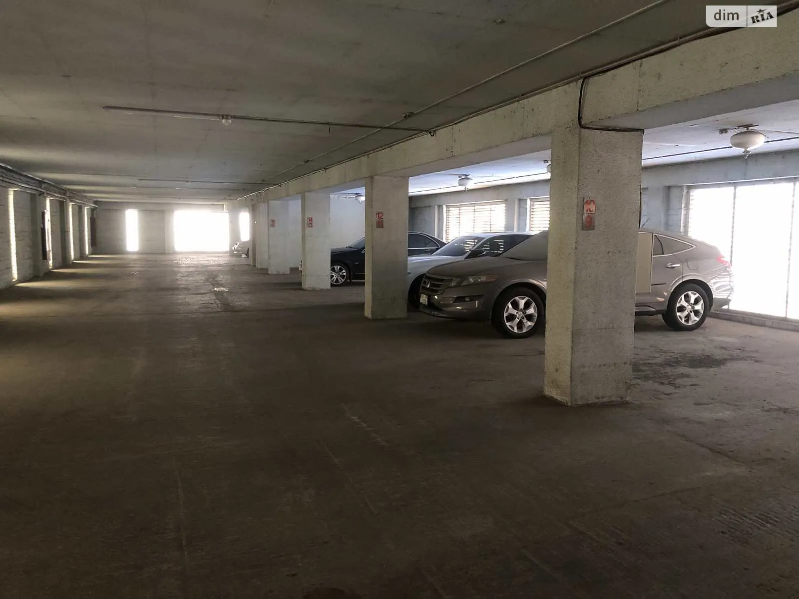 Продается подземный паркинг универсальный на 15 кв. м, цена: 18000 $ - фото 1