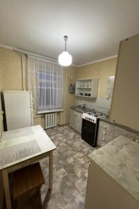 Сниму квартиру в Изяславе долгосрочно