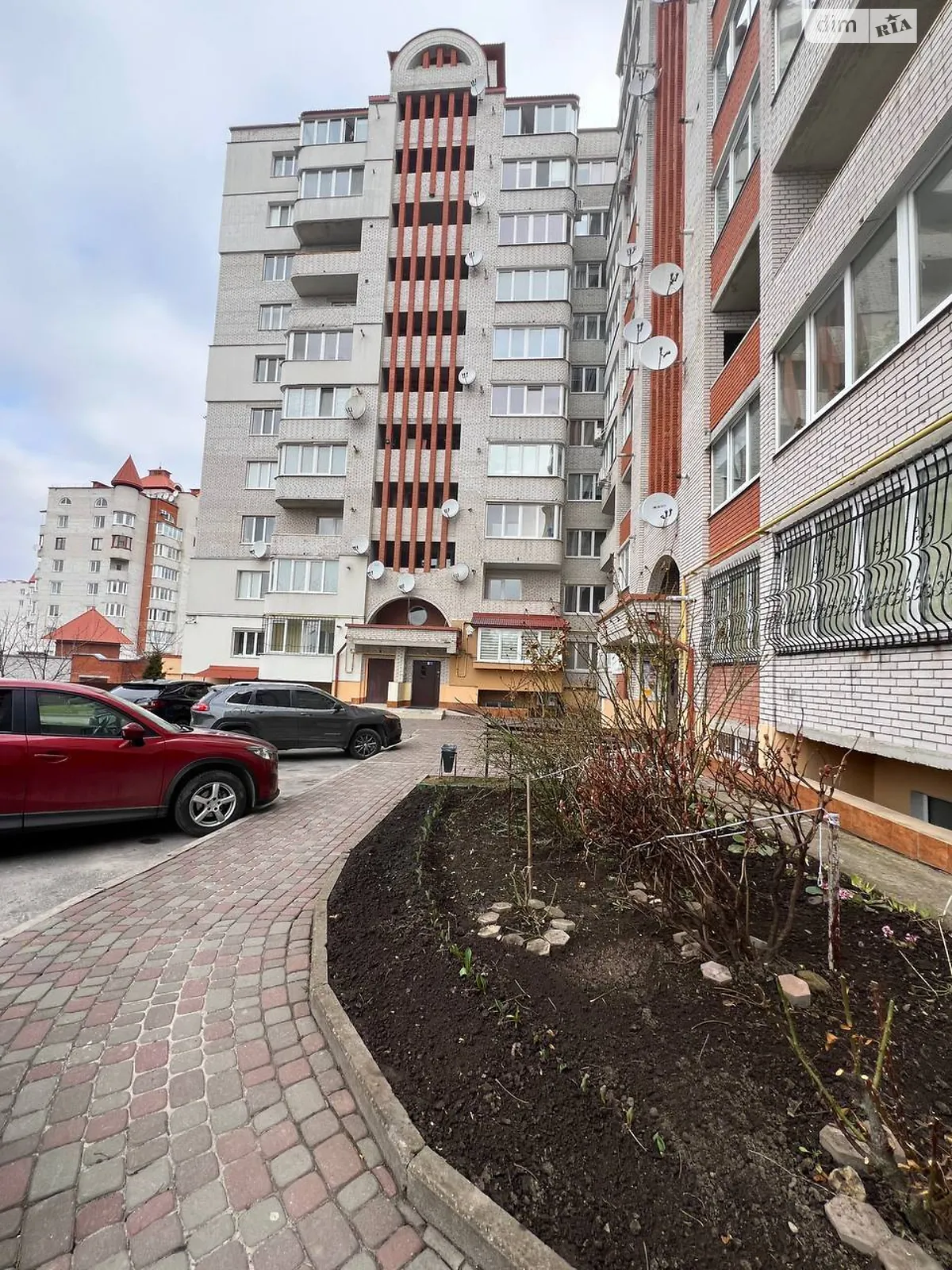 2-кімнатна квартира 77.1 кв. м у Тернополі, вул. Євгена Коновальця - фото 1