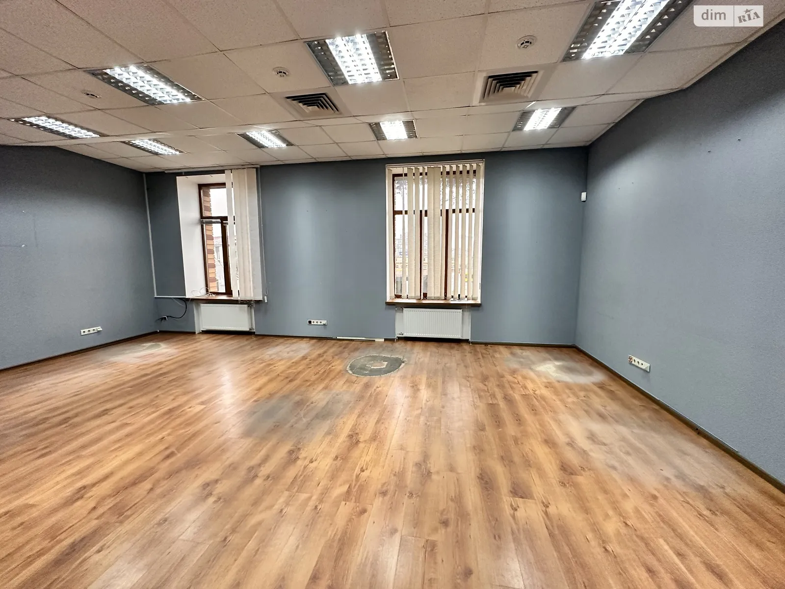 Здається в оренду офіс 55 кв. м в бізнес-центрі, цена: 10450 грн - фото 1