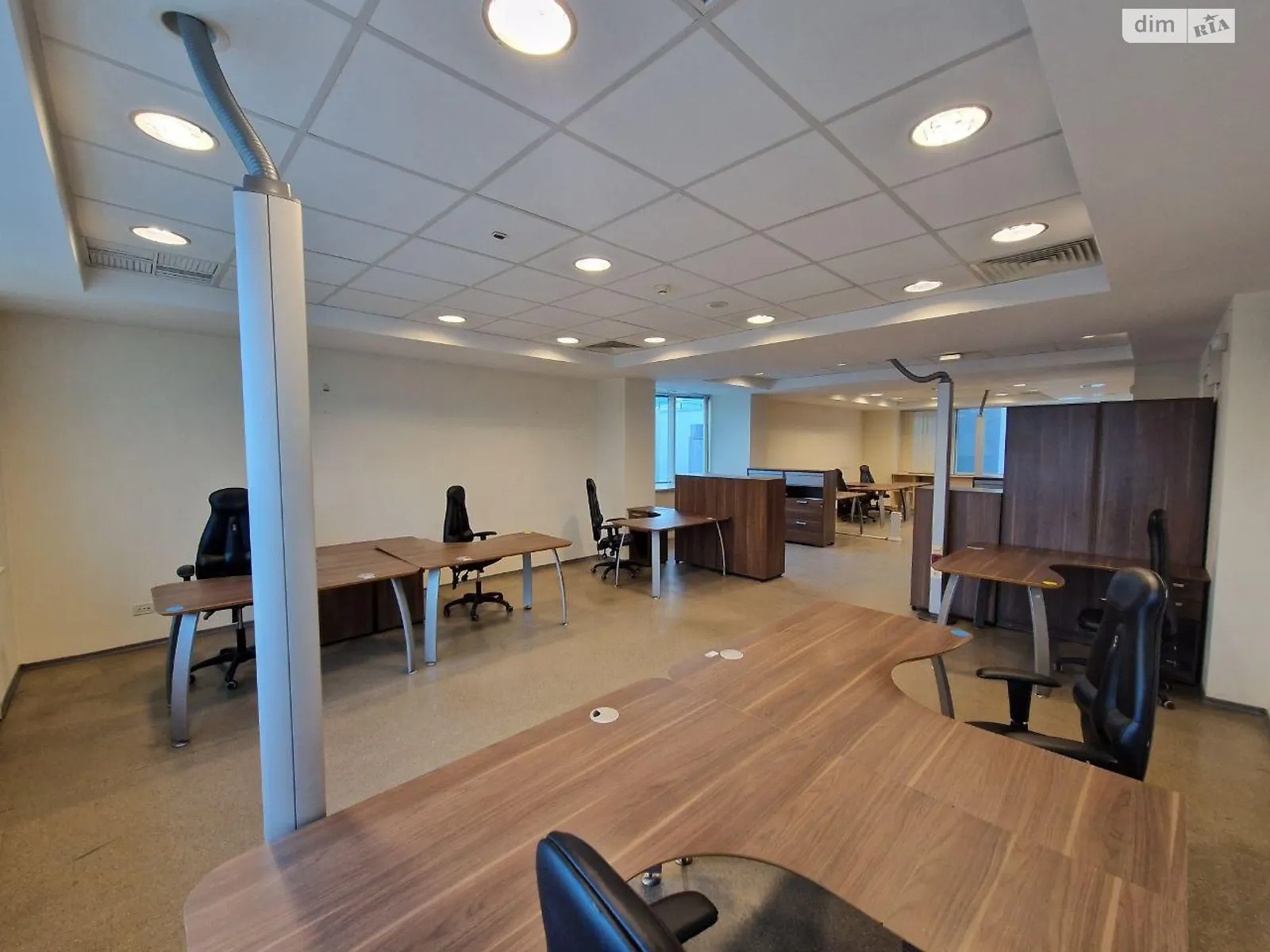 Сдается в аренду офис 1600 кв. м в бизнес-центре, цена: 18150 $ - фото 1
