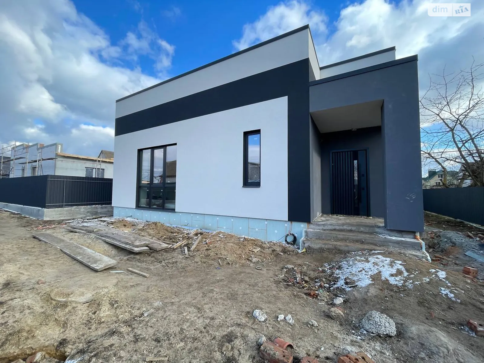 Продається одноповерховий будинок 110 кв. м з гаражем, цена: 135000 $ - фото 1