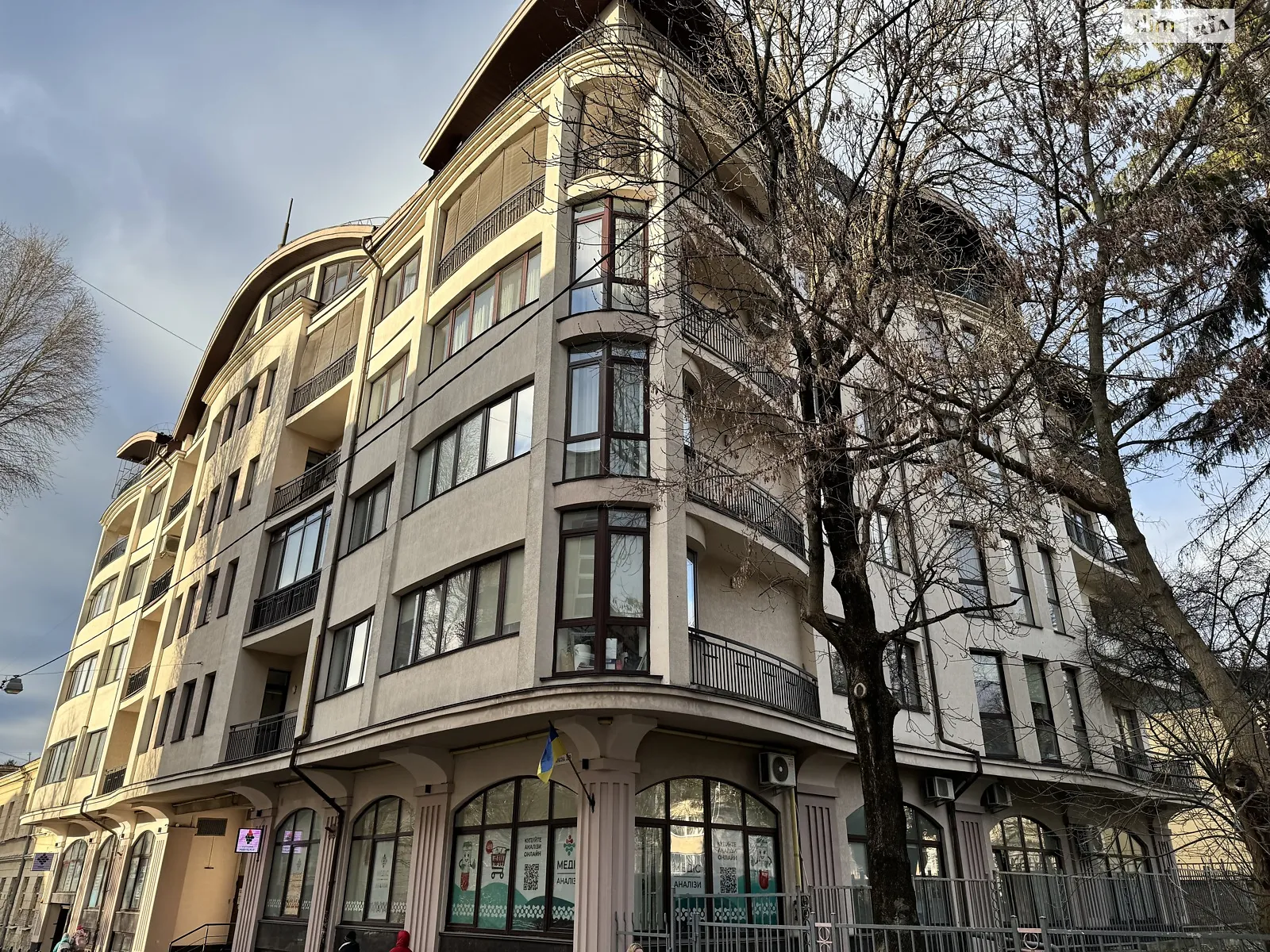 Продається 7-кімнатна квартира 263.9 кв. м у Львові, вул. Юрія Руфа(Некрасова), 35В - фото 1