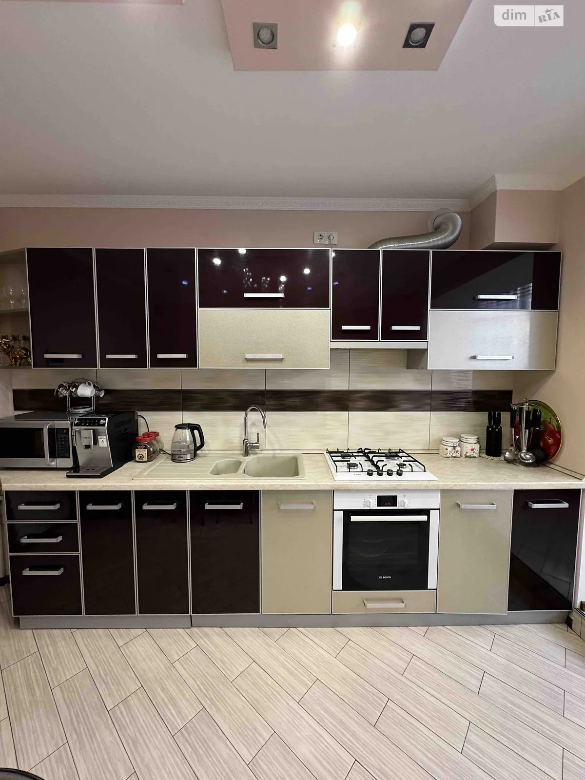 Продается 3-комнатная квартира 99.6 кв. м в Ровно, ул. Коновальца Евгения, 44 - фото 1