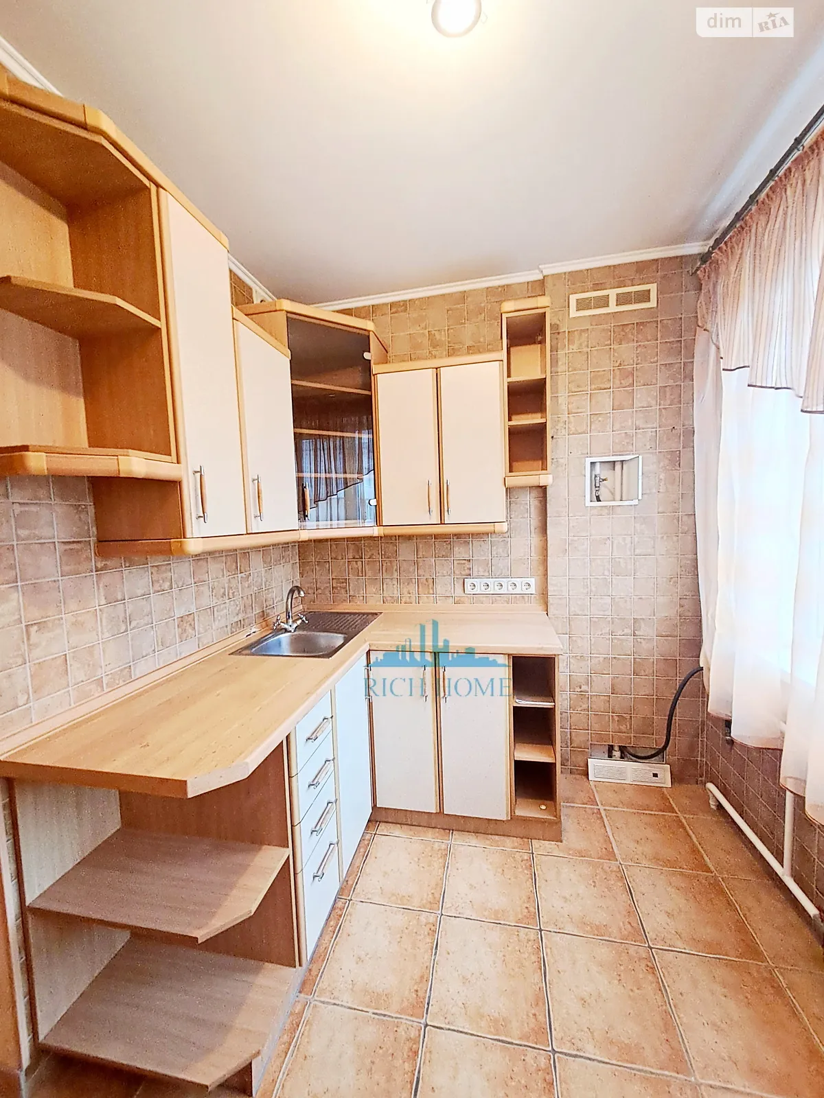 Продается 3-комнатная квартира 66.5 кв. м в Киеве, просп. Воскресенский(Перова), 48А - фото 1