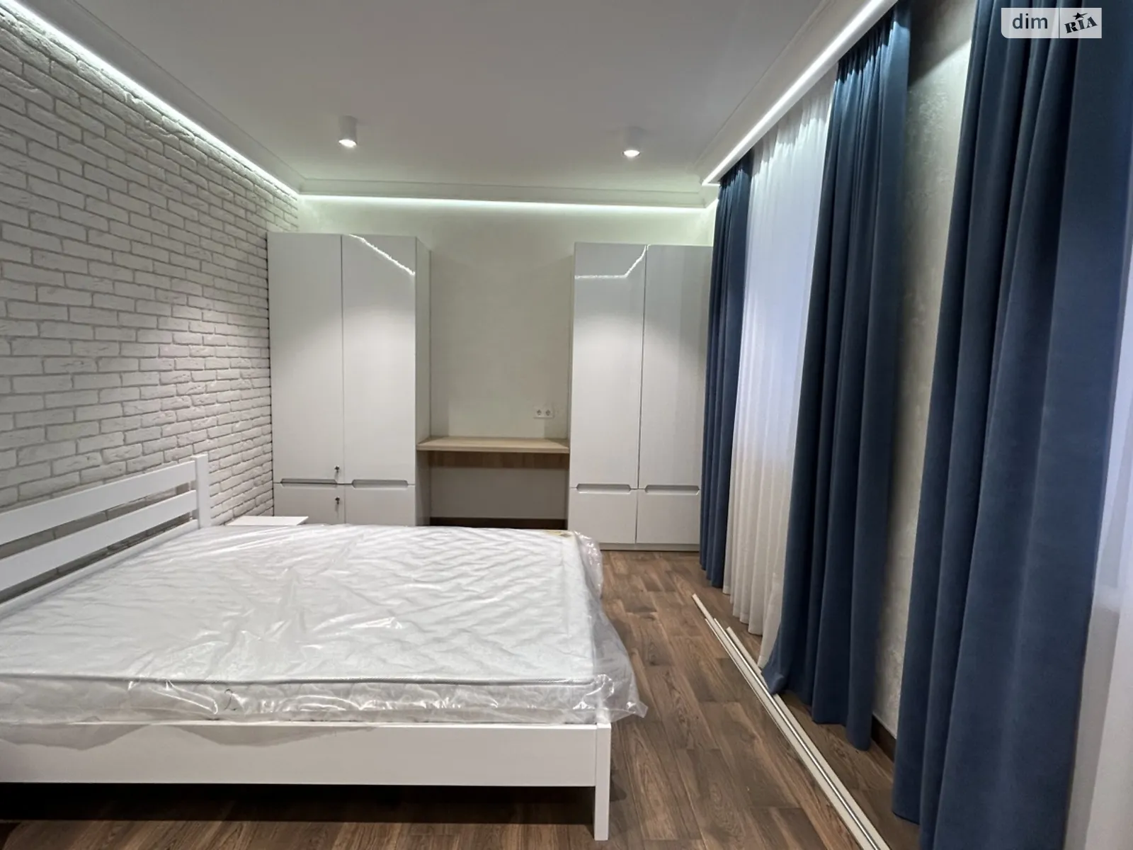 Продается офис 37.3 кв. м в бизнес-центре, цена: 49000 $ - фото 1