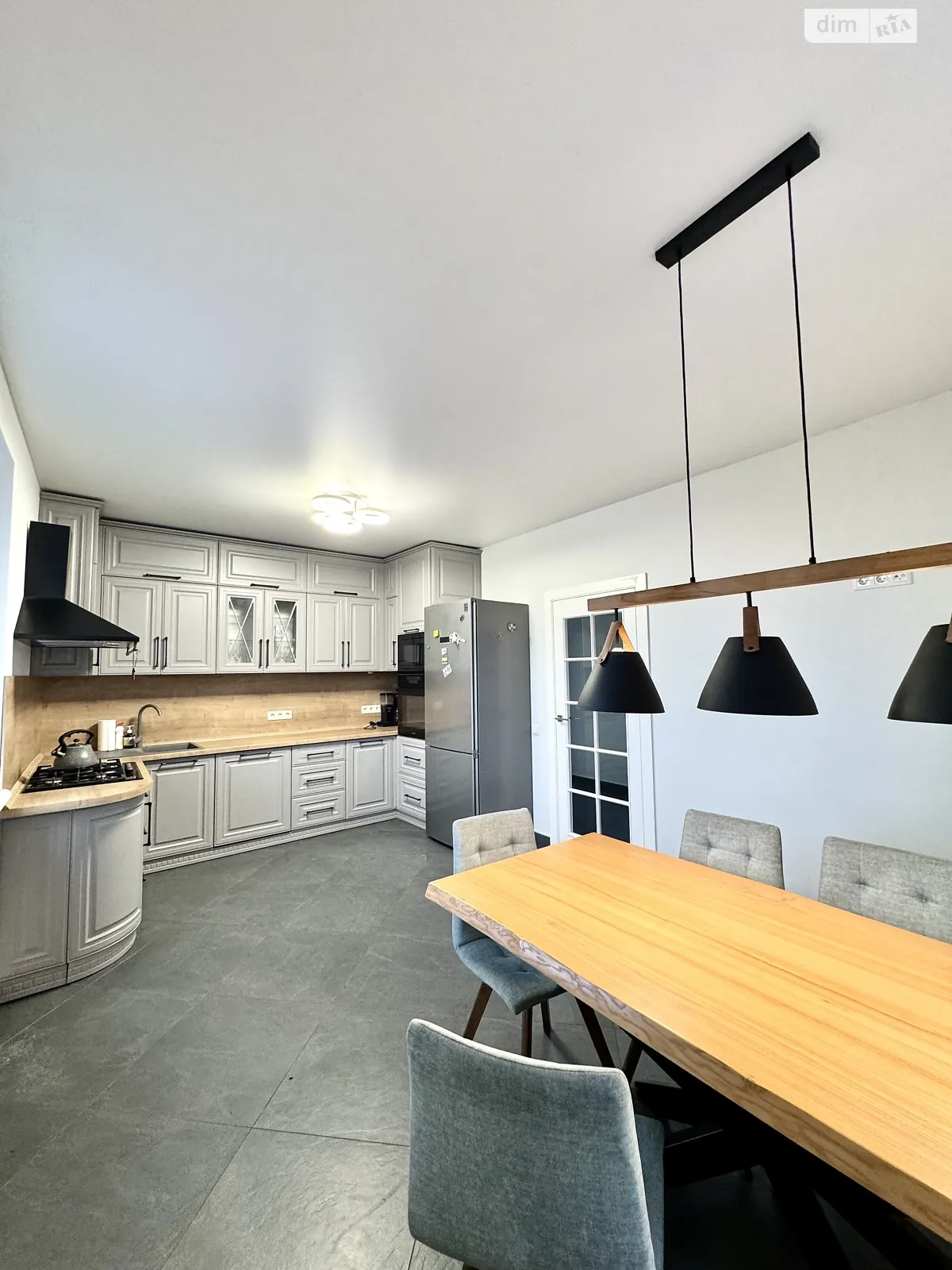 Продається будинок 2 поверховий 243.3 кв. м с басейном, цена: 135000 $ - фото 1