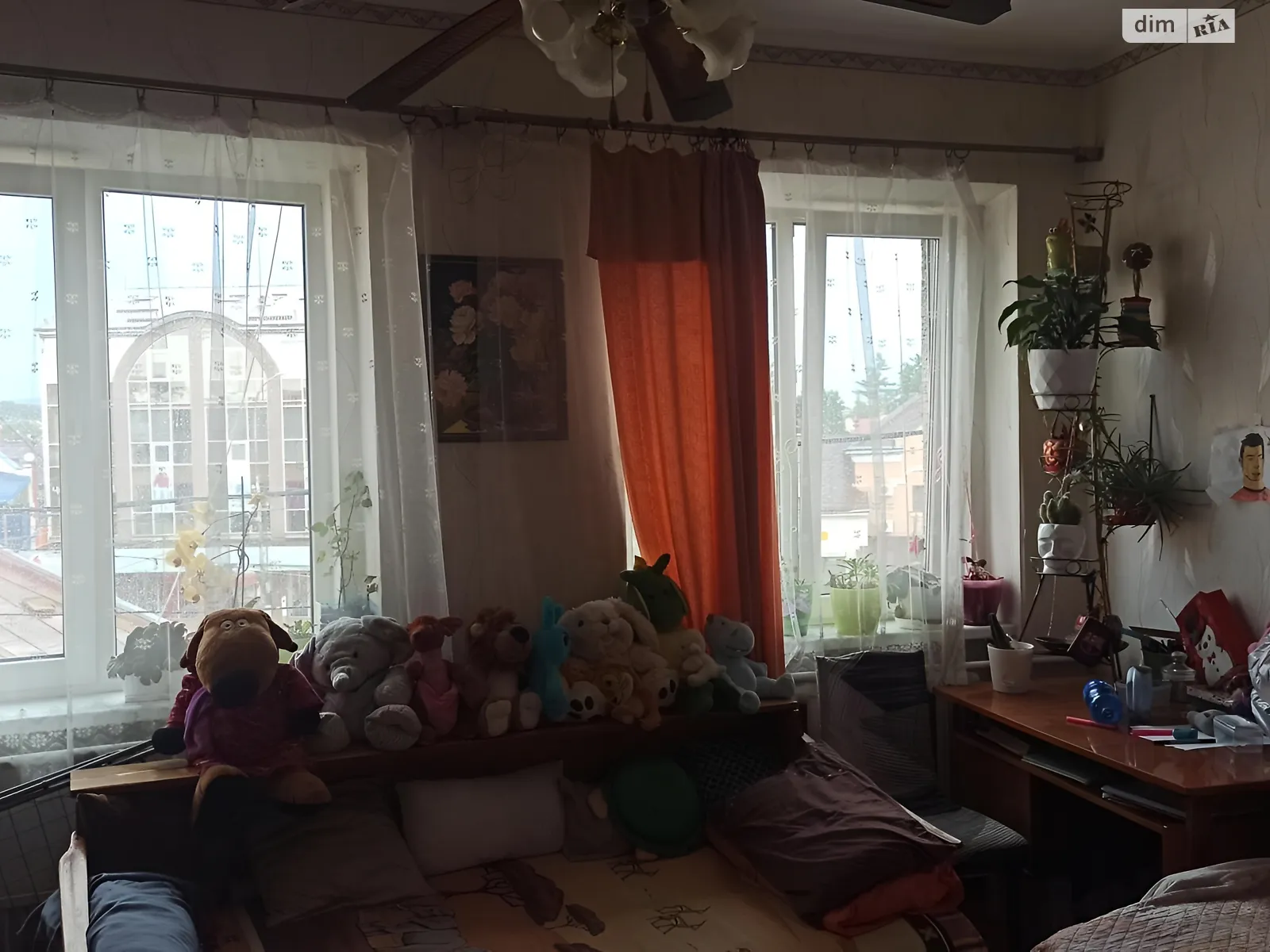 Продается 4-комнатная квартира 116.1 кв. м в Ужгороде, пл. Корятовича, 22 - фото 1