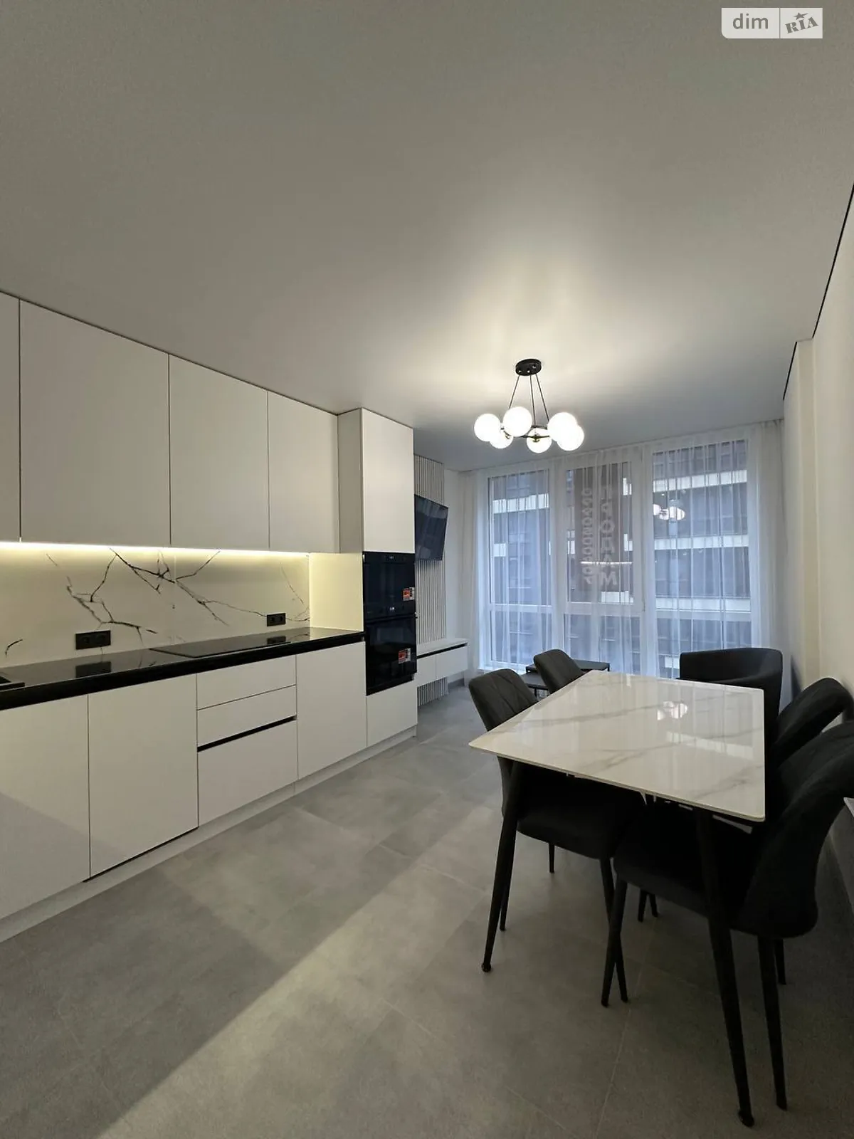 Продается 1-комнатная квартира 41 кв. м в Ивано-Франковске, ул. Химиков, 28 - фото 1