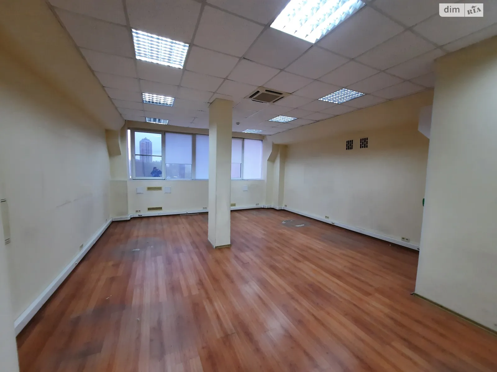Сдается в аренду офис 1000 кв. м в бизнес-центре, цена: 5000 $ - фото 1
