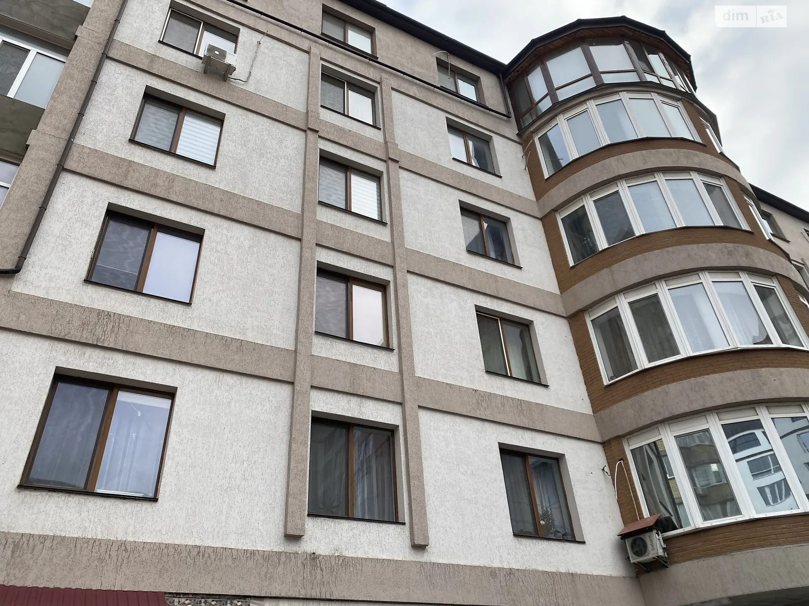 Продается офис 70 кв. м в бизнес-центре, цена: 90000 $ - фото 1