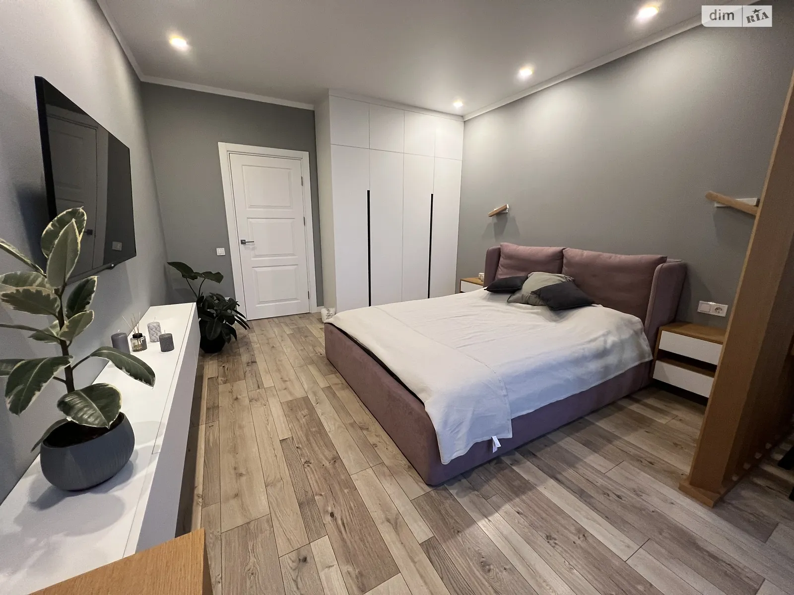 Продается 2-комнатная квартира 81 кв. м в Киеве, пер. Ясиноватский, 10 - фото 1