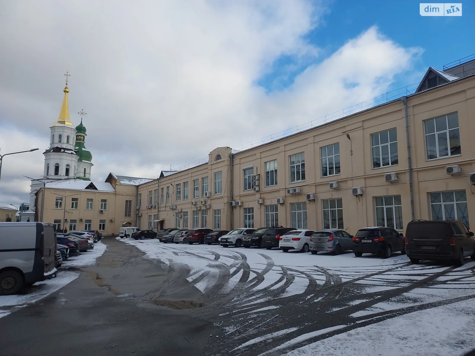 Сдается в аренду офис 560 кв. м в бизнес-центре, цена: 11700 $ - фото 1
