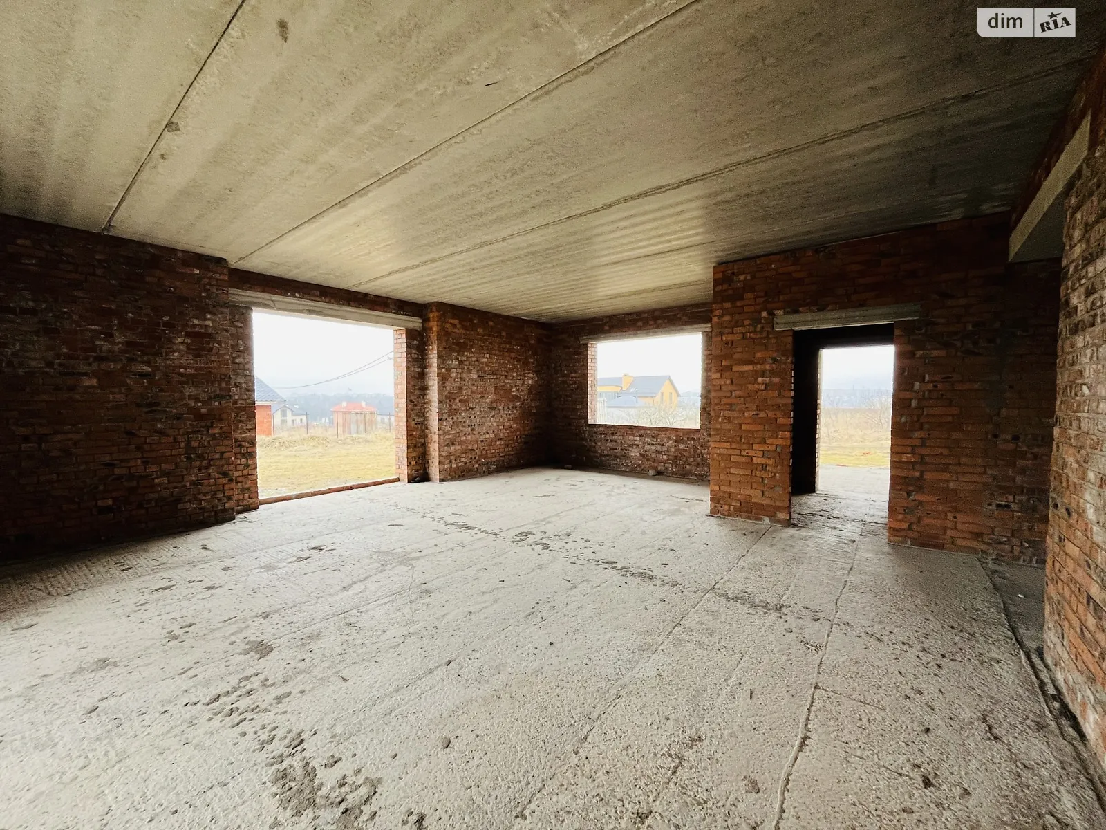 Продается одноэтажный дом 209 кв. м с гаражом, цена: 140000 $ - фото 1