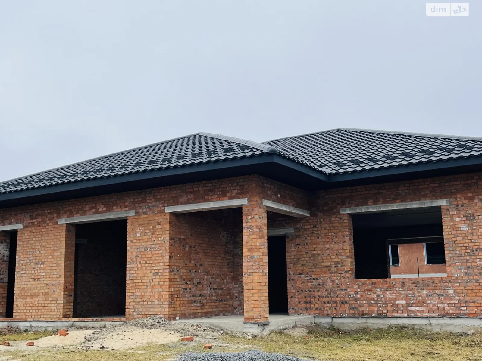 Продается одноэтажный дом 209 кв. м с гаражом, цена: 155000 $ - фото 1