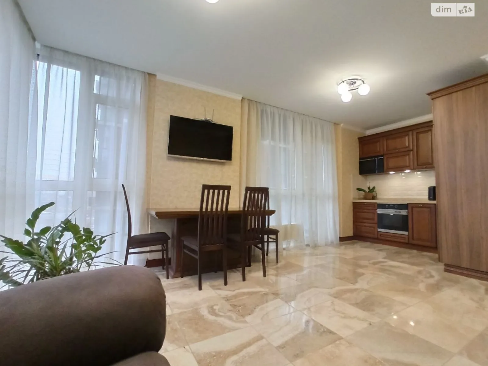 Сдается в аренду 3-комнатная квартира 78.7 кв. м в Киеве, ул. Предславинская, 55А - фото 1