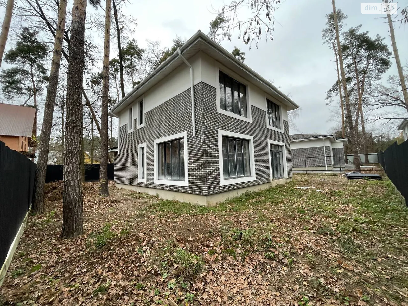 Продается дом на 2 этажа 175 кв. м с гаражом, цена: 160000 $ - фото 1