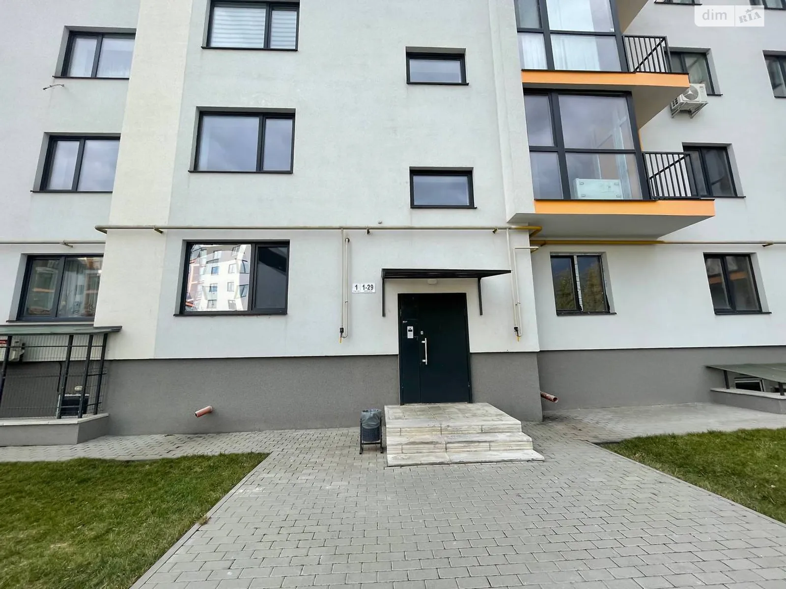 Продается 1-комнатная квартира 44 кв. м в Березиной, ул. Радужная - фото 1