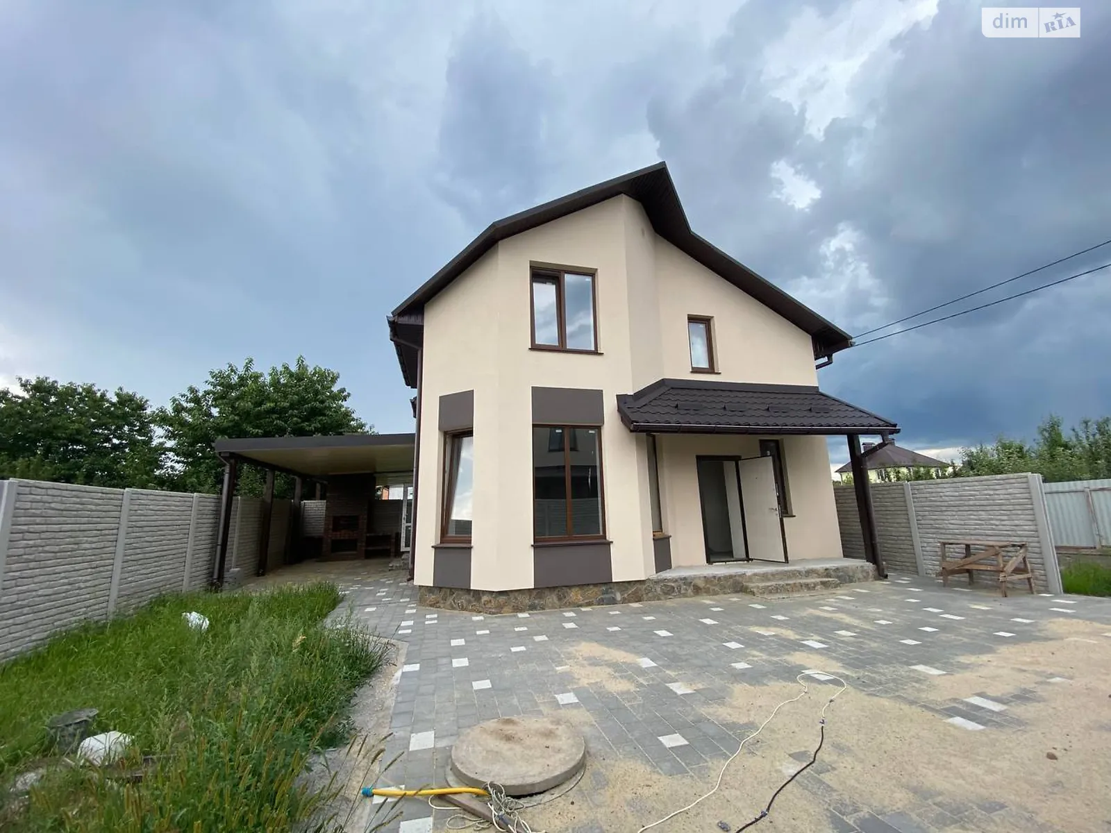Продается дом на 2 этажа 115 кв. м с гаражом, цена: 98000 $ - фото 1