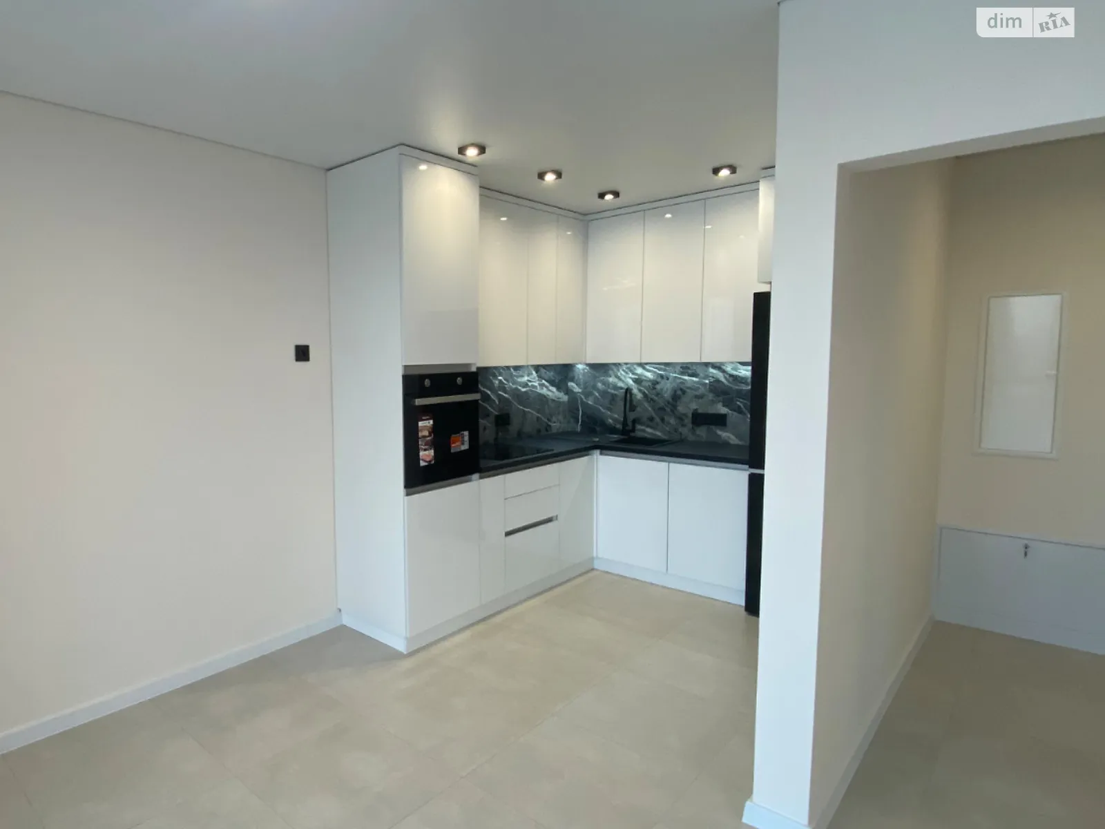 Продается 1-комнатная квартира 39 кв. м в Бармаках, ул. Единства - фото 1