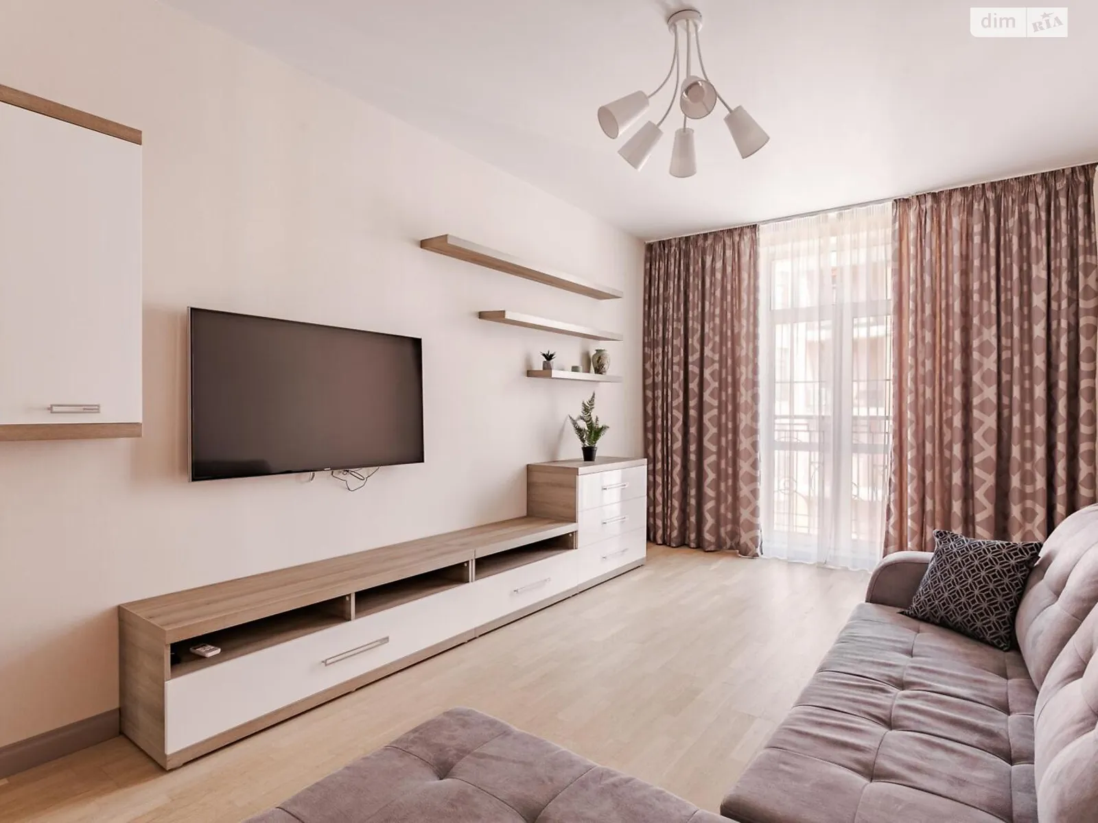 Продается 2-комнатная квартира 85 кв. м в Киеве, ул. Дегтярная, 29 - фото 1
