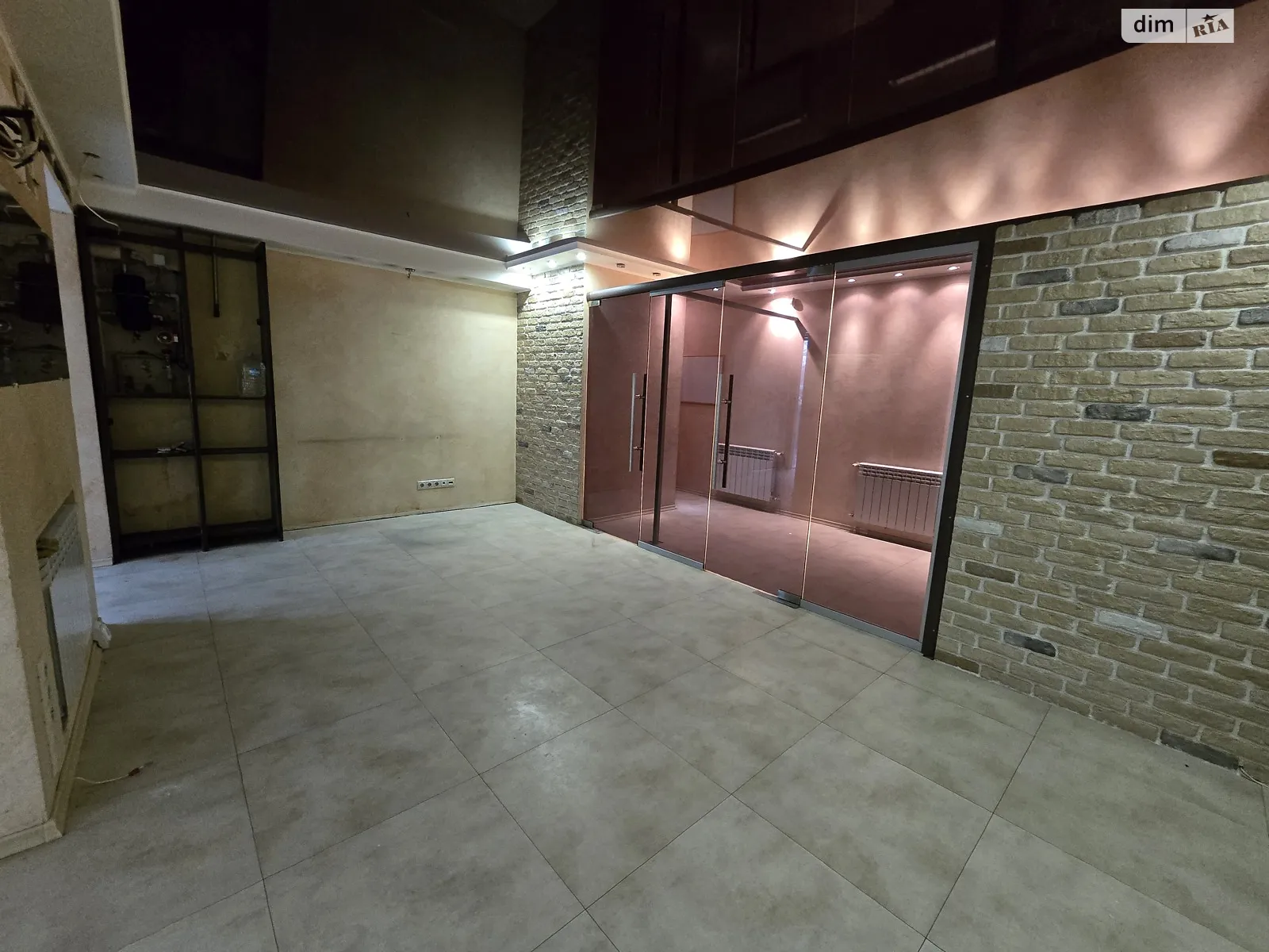 Продається офіс 43 кв. м в бізнес-центрі, цена: 35000 $ - фото 1