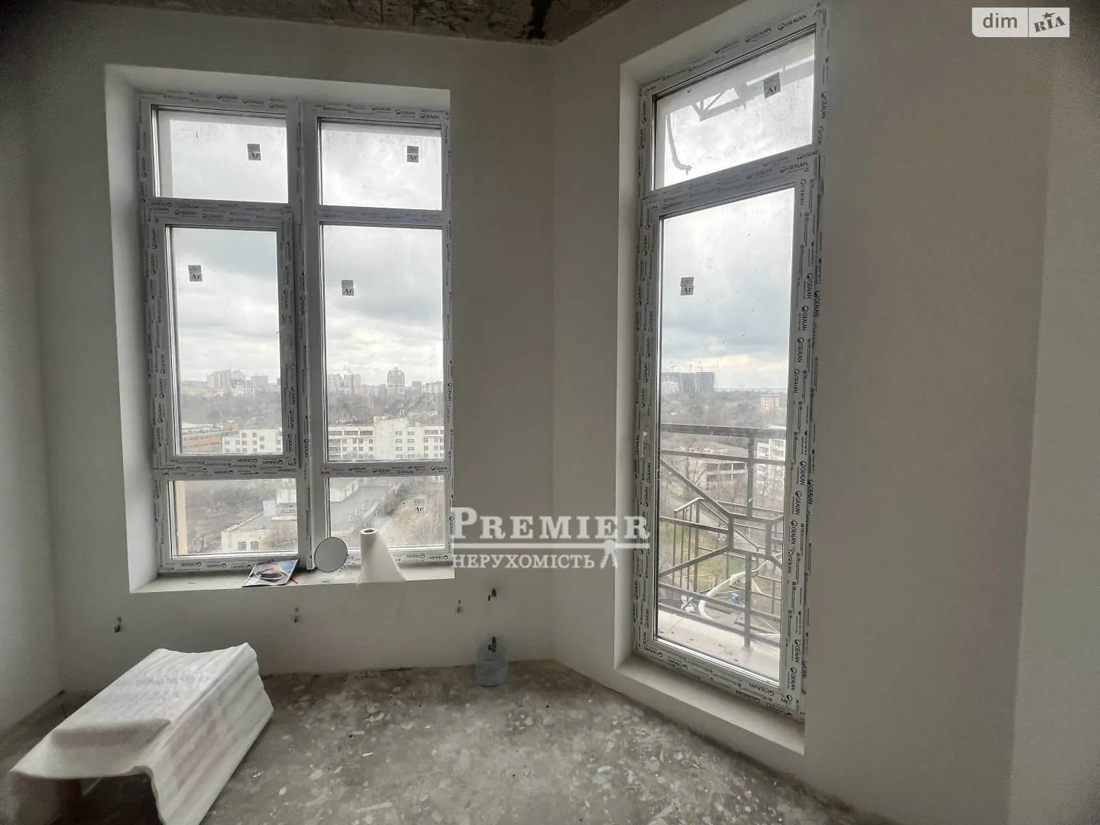 Продається 3-кімнатна квартира 82.8 кв. м у Одесі, пров. Курортний - фото 1