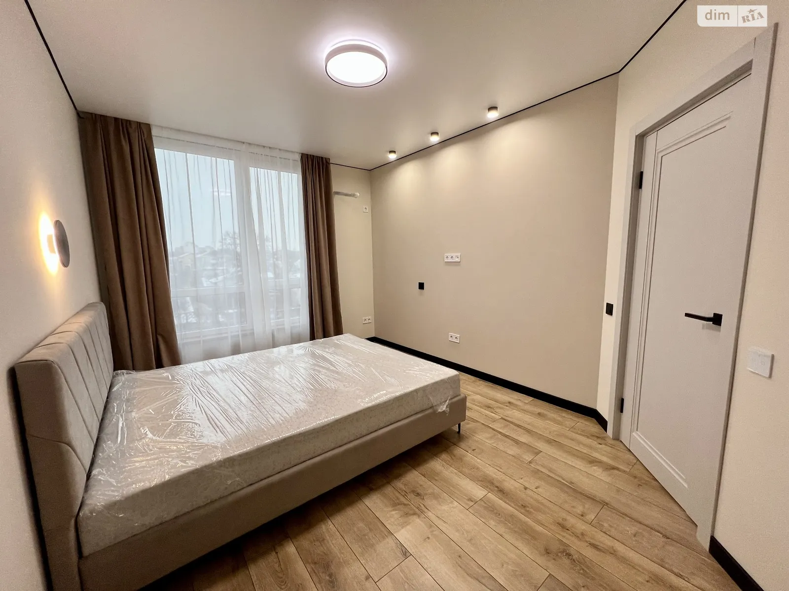 Продается 1-комнатная квартира 34 кв. м в Ивано-Франковске, ул. Крайковского - фото 1