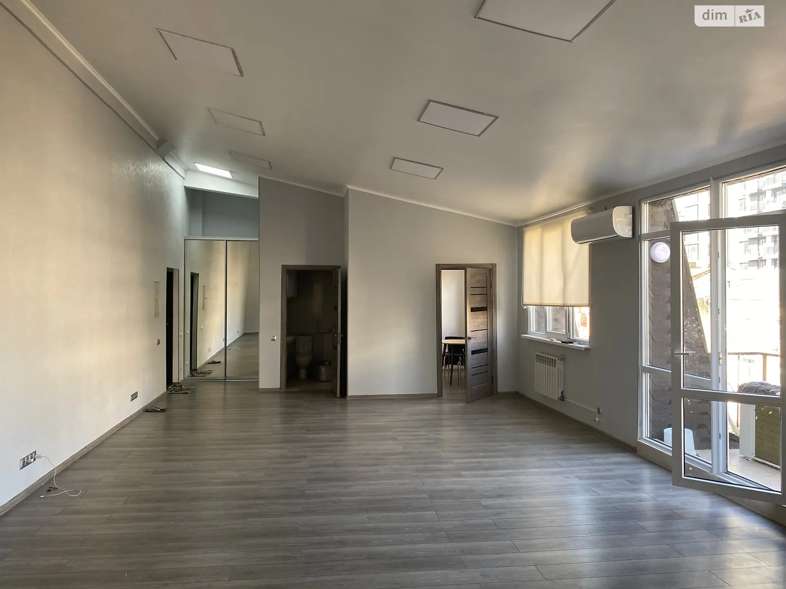 Сдается в аренду офис 80 кв. м в бизнес-центре, цена: 22000 грн - фото 1