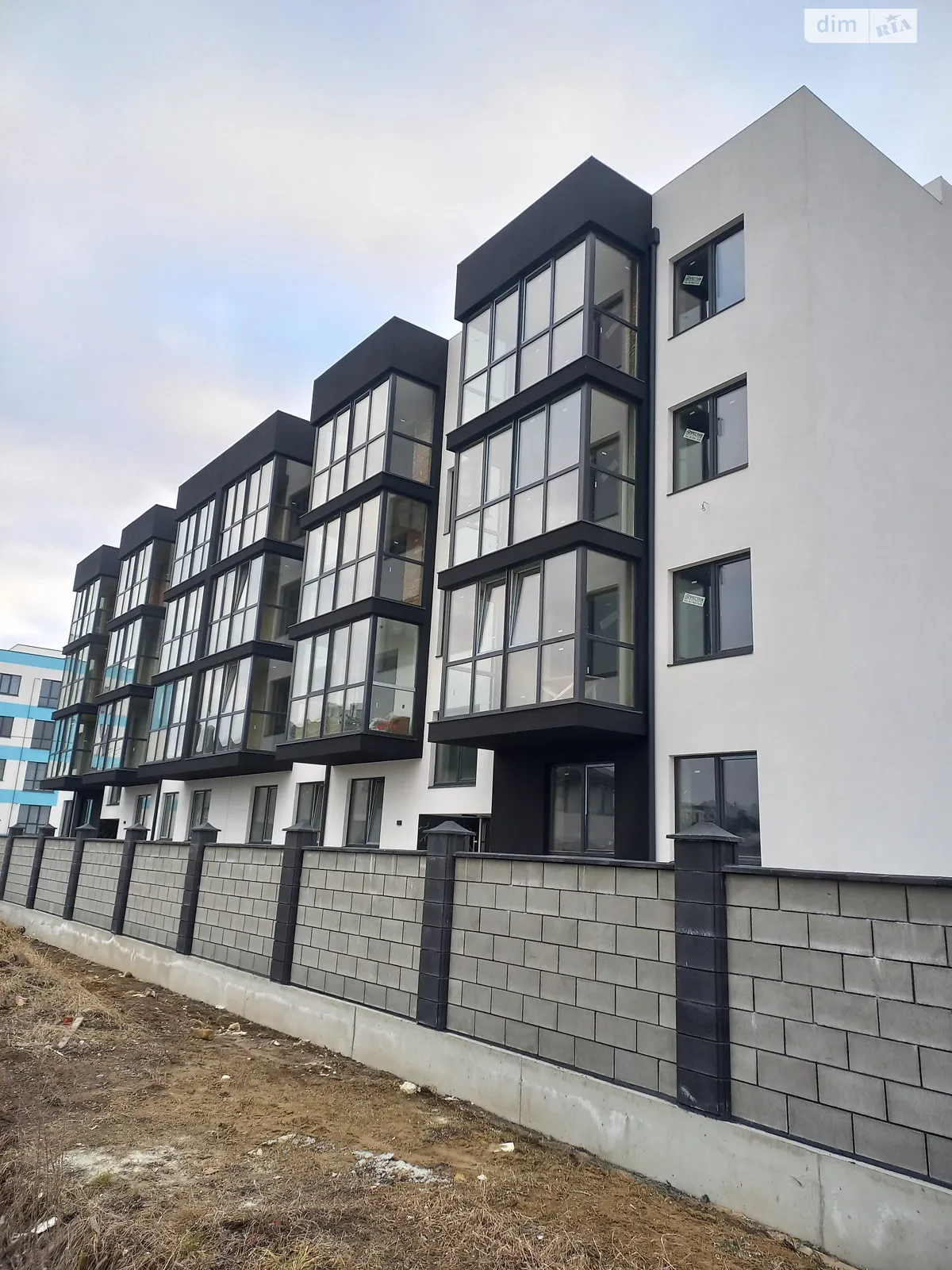 Продається 1-кімнатна квартира 45.6 кв. м у Рівному, вул. Слава Переможцям, 5 - фото 1