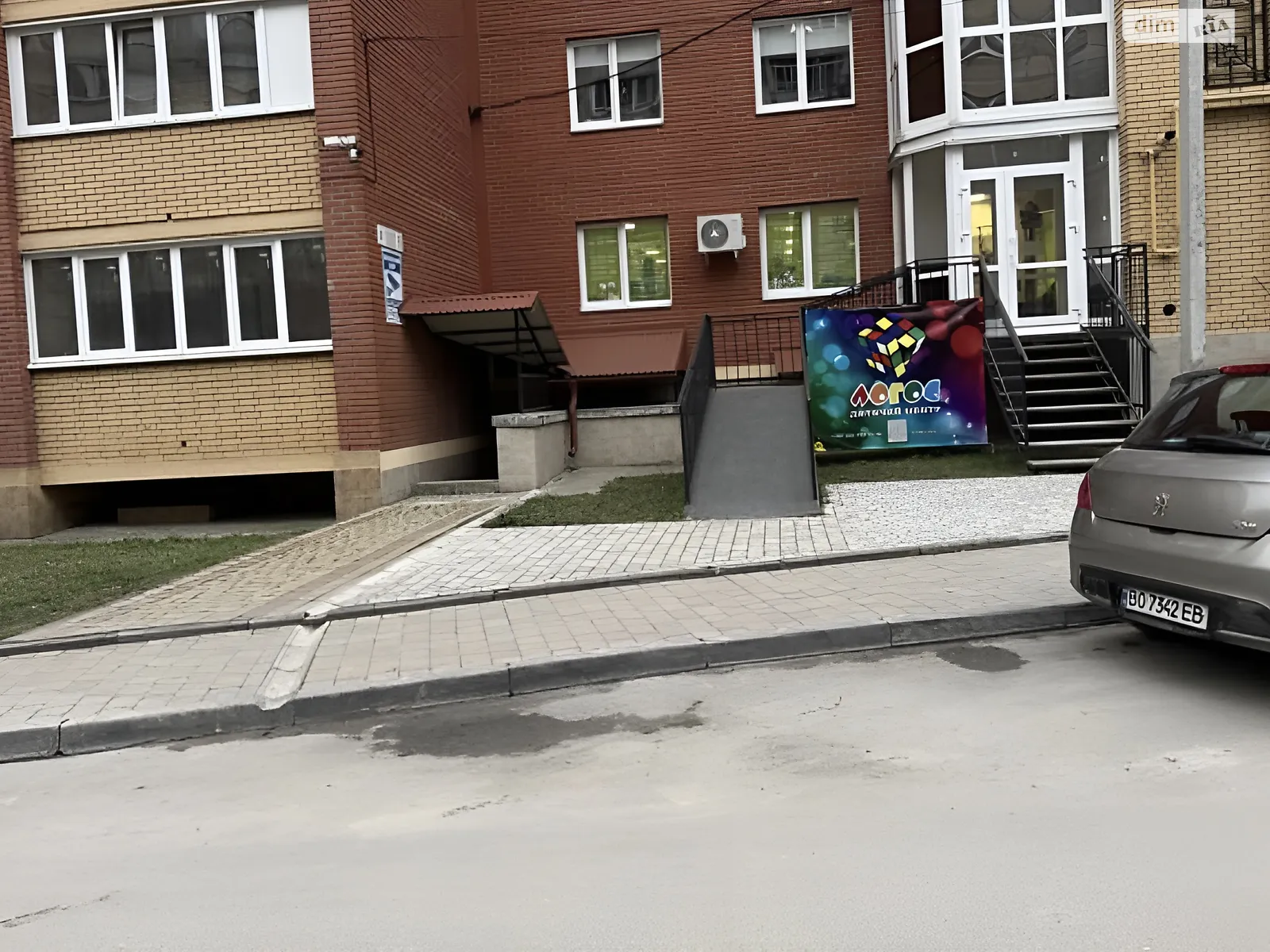 Сдается в аренду помещения свободного назначения 76 кв. м в 10-этажном здании, цена: 16700 грн - фото 1