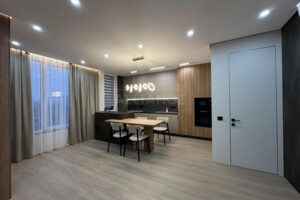 Продажа квартиры, Ивано-Франковск, р‑н. Майзли, Независимости (Горького) улица, дом 2А