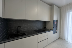 Продаж квартири, Ужгород, р‑н. Центр, Новака вулиця, буд. 54