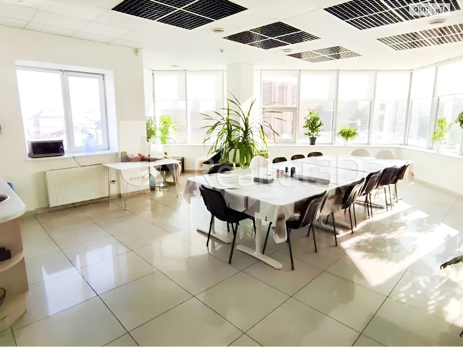 Сдается в аренду офис 410 кв. м в бизнес-центре, цена: 164000 грн - фото 1