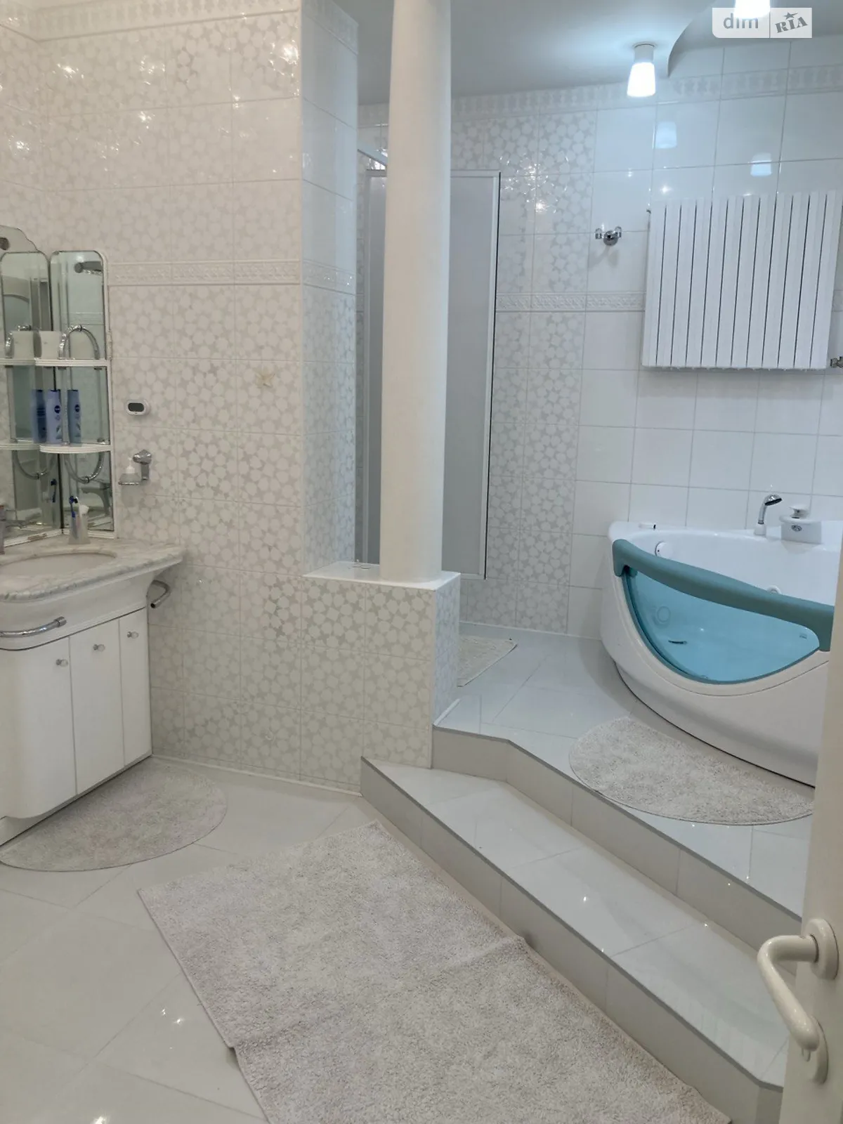 Продается 4-комнатная квартира 220 кв. м в, цена: 180000 $ - фото 1