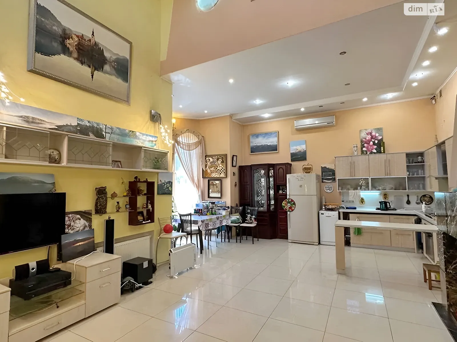 Продается дом на 2 этажа 280 кв. м с террасой, цена: 152000 € - фото 1