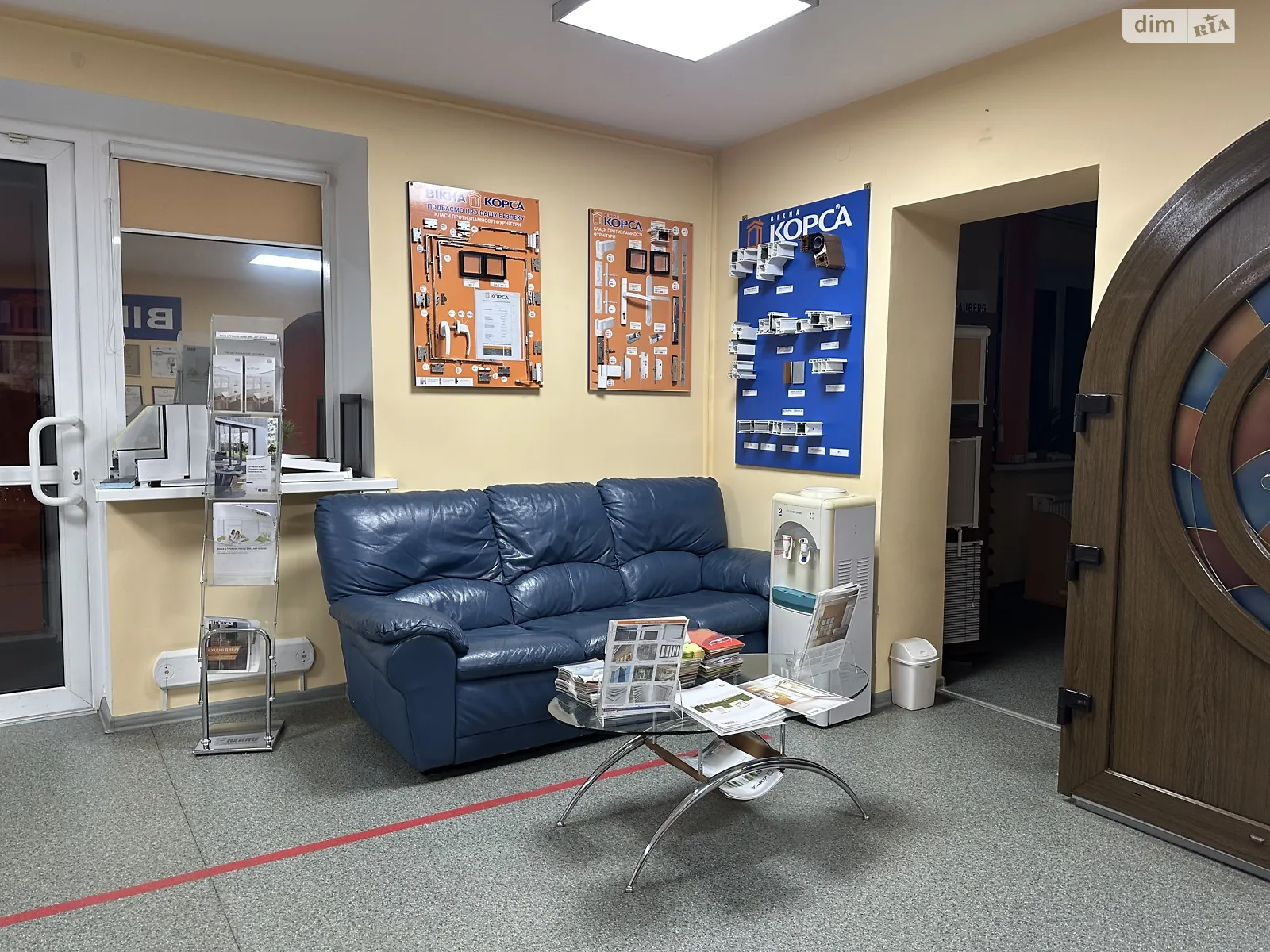 Сдается в аренду офис 64.2 кв. м в бизнес-центре, цена: 32000 грн - фото 1