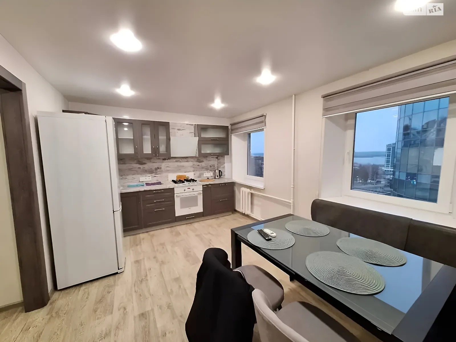 Продается 3-комнатная квартира 57 кв. м в Днепре, просп. Яворницкого Дмитрия, 7 - фото 1